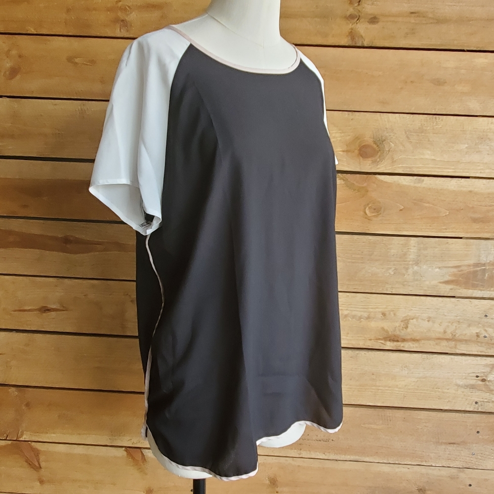 🎉 Black outlined top